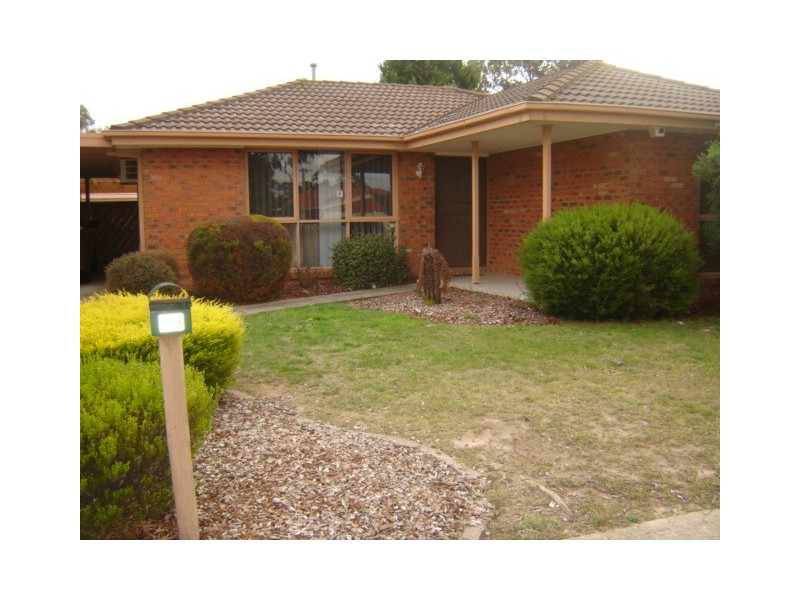 19 Lewisham Close, Hampton Park VIC 3976