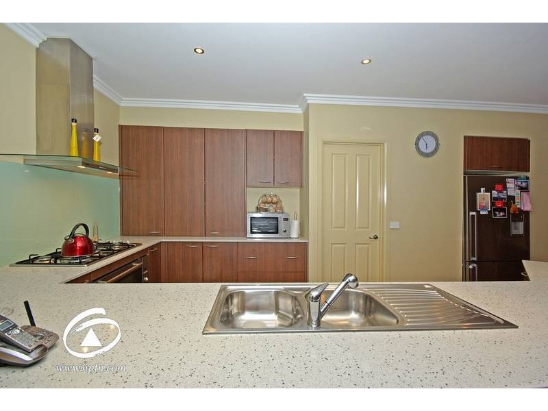 11 Canadian Maple Place, Lyndhurst VIC 3975