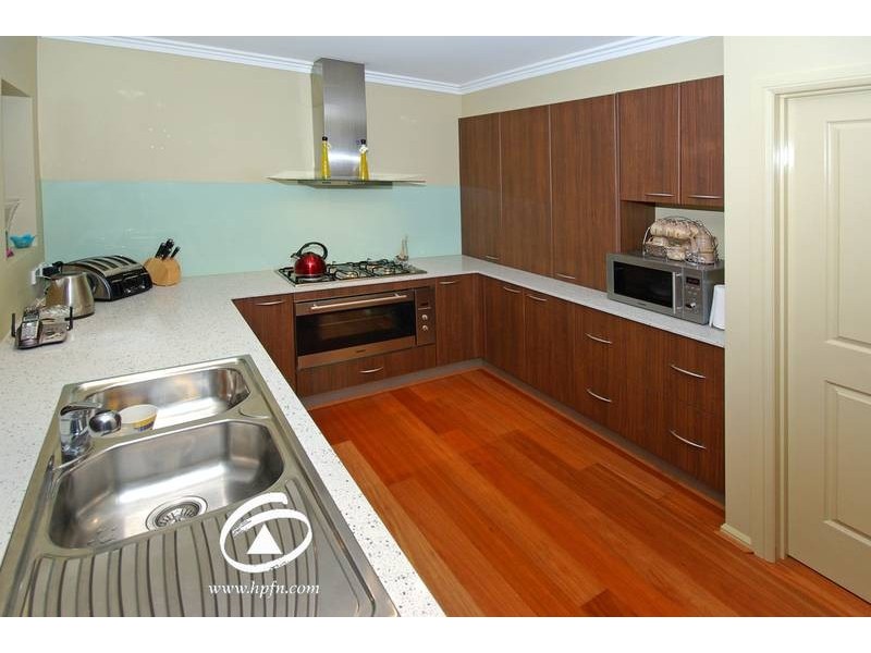 11 Canadian Maple Place, Lyndhurst VIC 3975