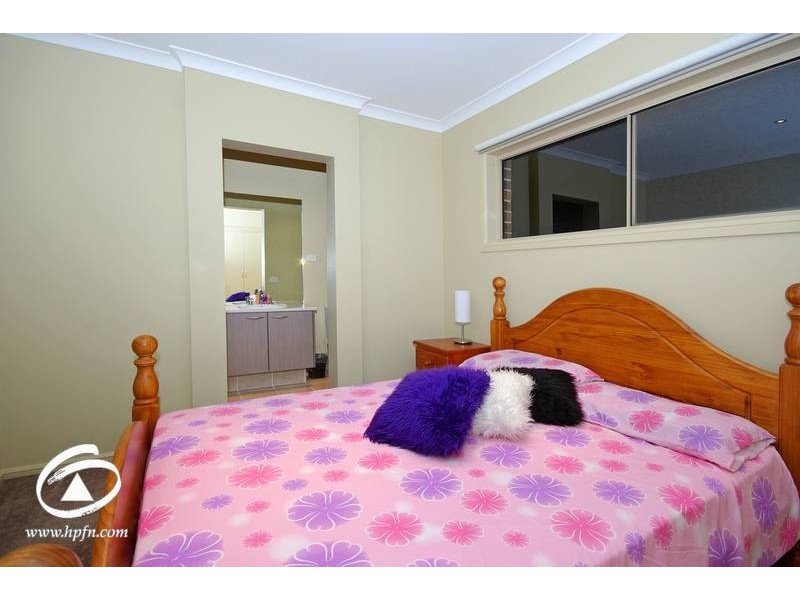 11 Canadian Maple Place, Lyndhurst VIC 3975