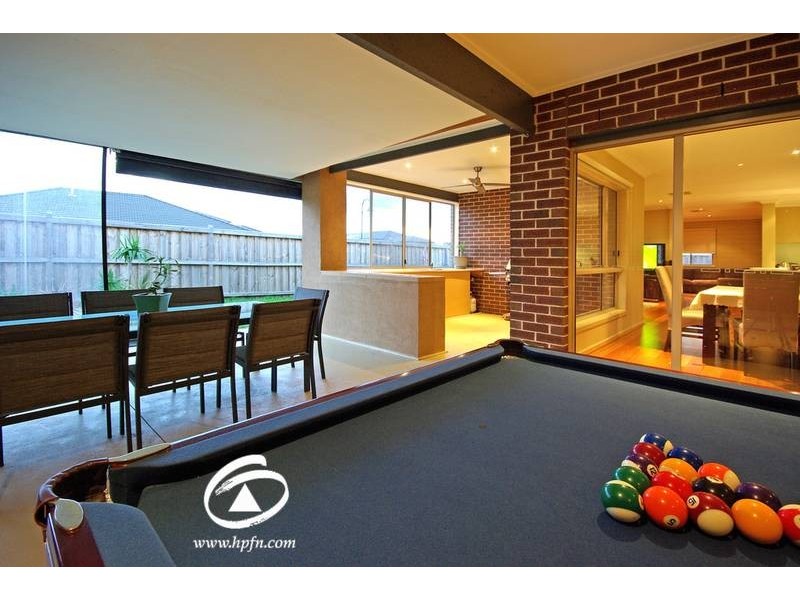 11 Canadian Maple Place, Lyndhurst VIC 3975