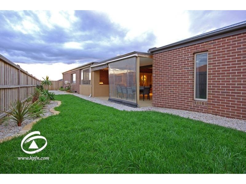 11 Canadian Maple Place, Lyndhurst VIC 3975