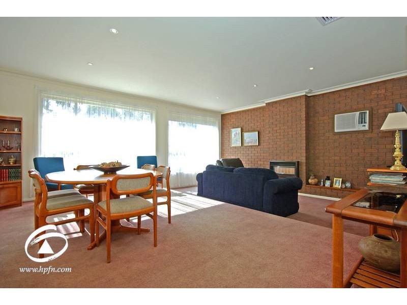 52 Pound Road, Hampton Park VIC 3976