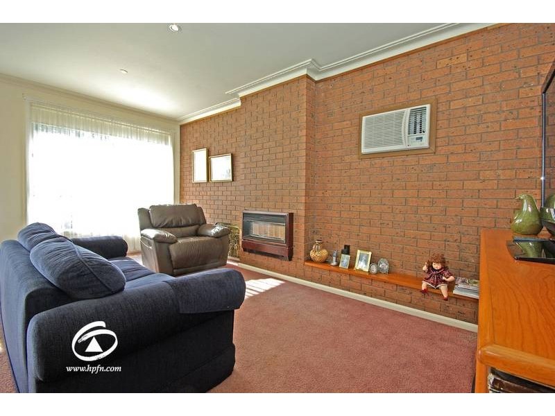 52 Pound Road, Hampton Park VIC 3976
