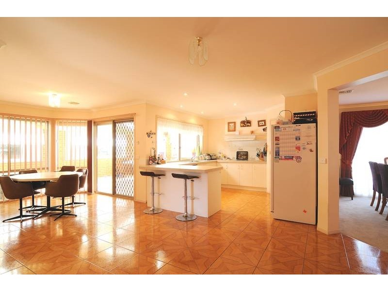 4 Towerhill Boulevard, Lynbrook VIC 3975