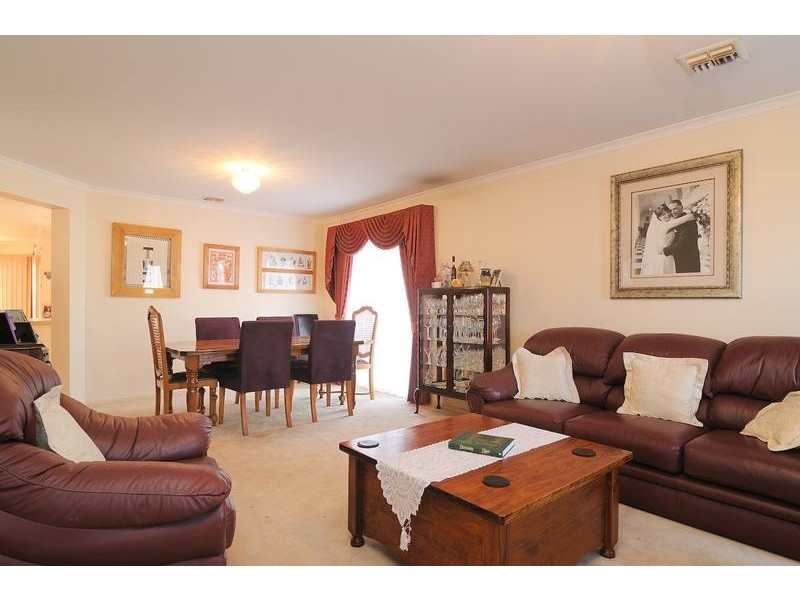 4 Towerhill Boulevard, Lynbrook VIC 3975