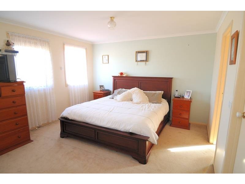 4 Towerhill Boulevard, Lynbrook VIC 3975