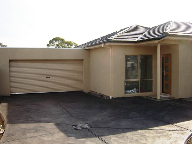 2/9 Clive Street, Hampton Park VIC 3976