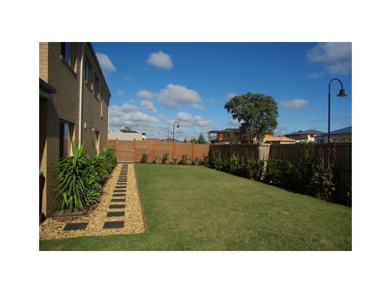 16 Saltbush Avenue, Lyndhurst VIC 3975