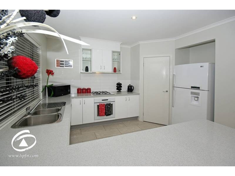 2 Waterbush Crescent, Lyndhurst VIC 3975