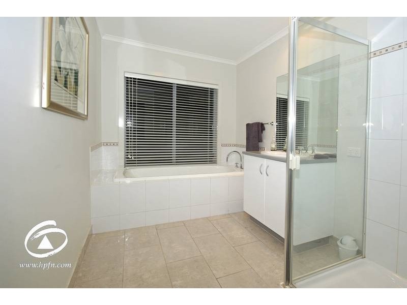 2 Waterbush Crescent, Lyndhurst VIC 3975