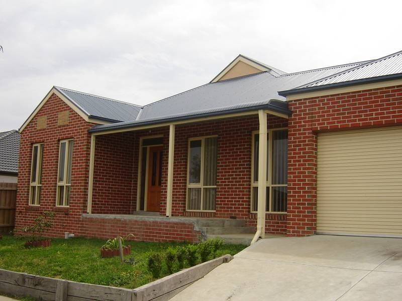 77 Aylmer Road, Lynbrook VIC 3975