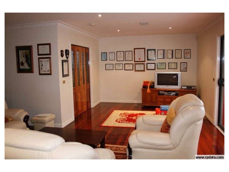 23 Elliott Parade, Lynbrook VIC 3975