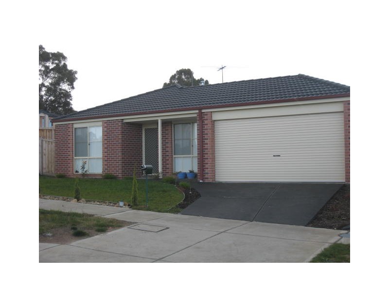 6 Tipperary Circuit, Pakenham VIC 3810