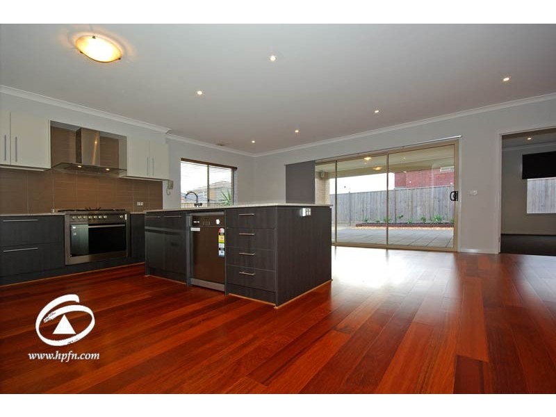 16 Saltbush Ave, Lyndhurst VIC 3975