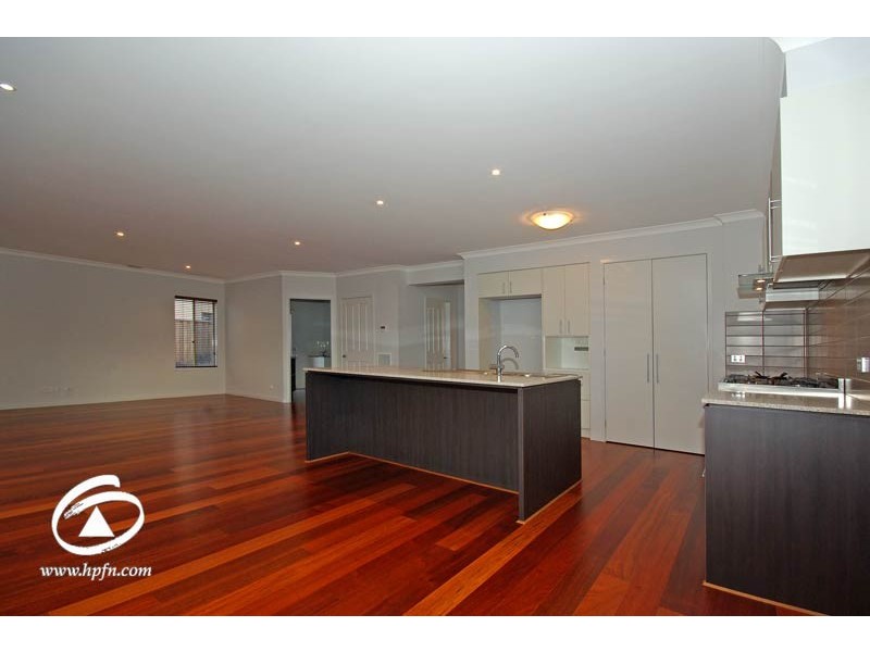 16 Saltbush Ave, Lyndhurst VIC 3975