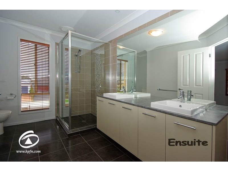 16 Saltbush Ave, Lyndhurst VIC 3975