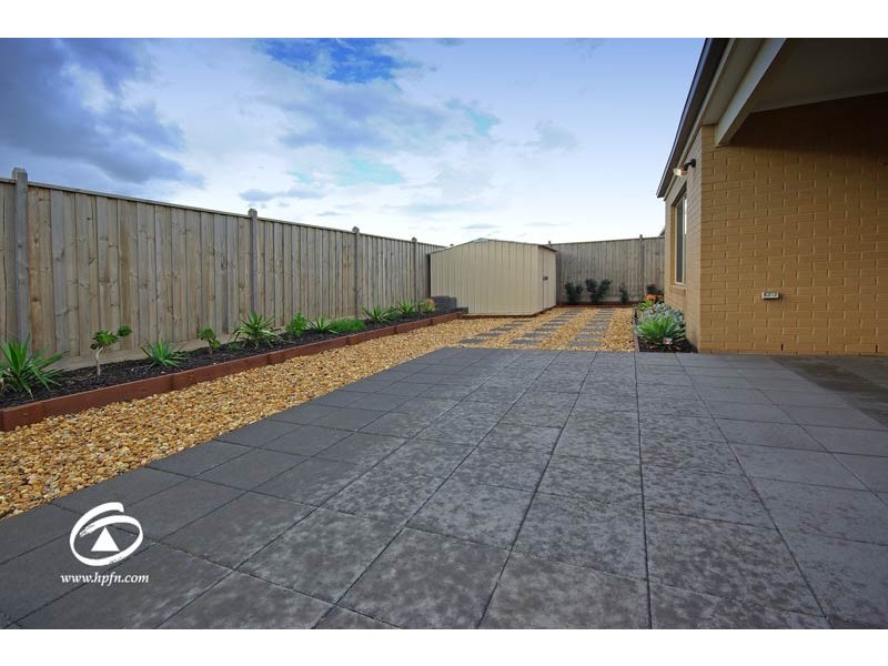 16 Saltbush Ave, Lyndhurst VIC 3975