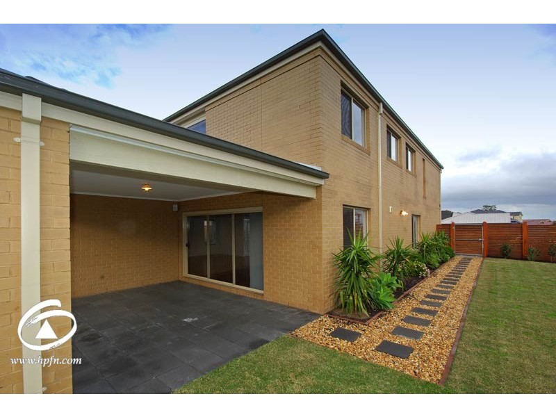 16 Saltbush Ave, Lyndhurst VIC 3975