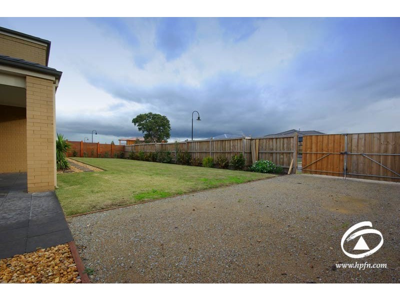 16 Saltbush Ave, Lyndhurst VIC 3975