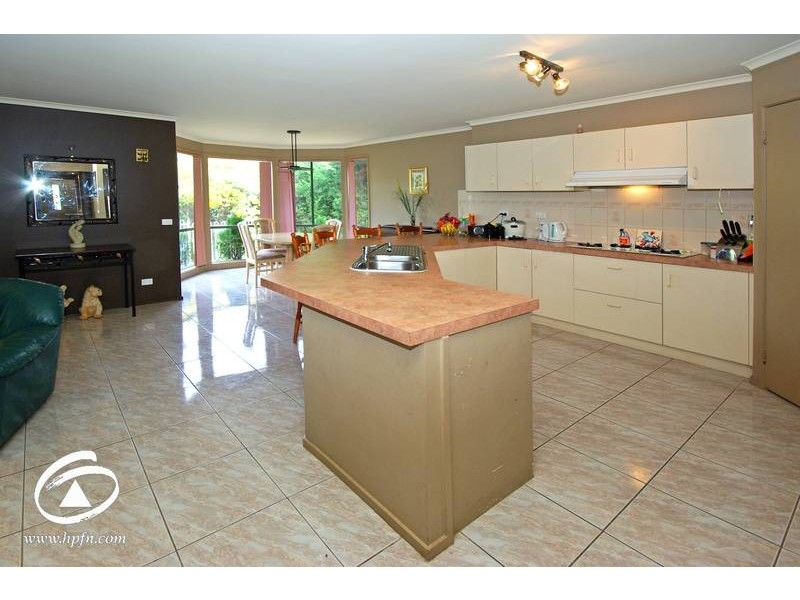 10 Lauren Drive, Hampton Park VIC 3976