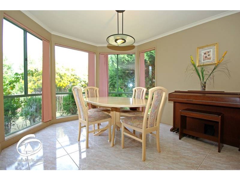 10 Lauren Drive, Hampton Park VIC 3976