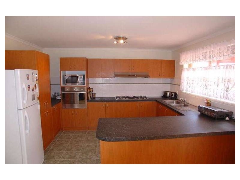 31 Karoonda Way, Hampton Park VIC 3976