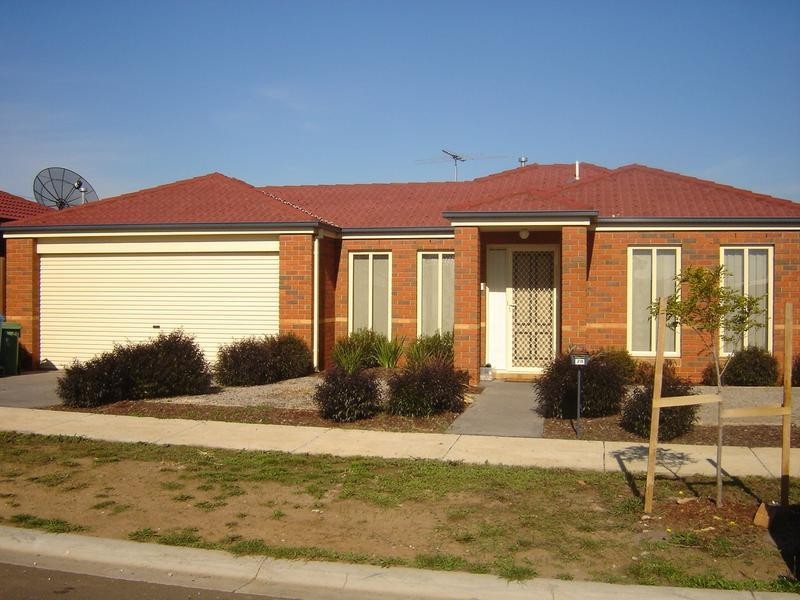 28 Providence Drive, Cranbourne West VIC 3977