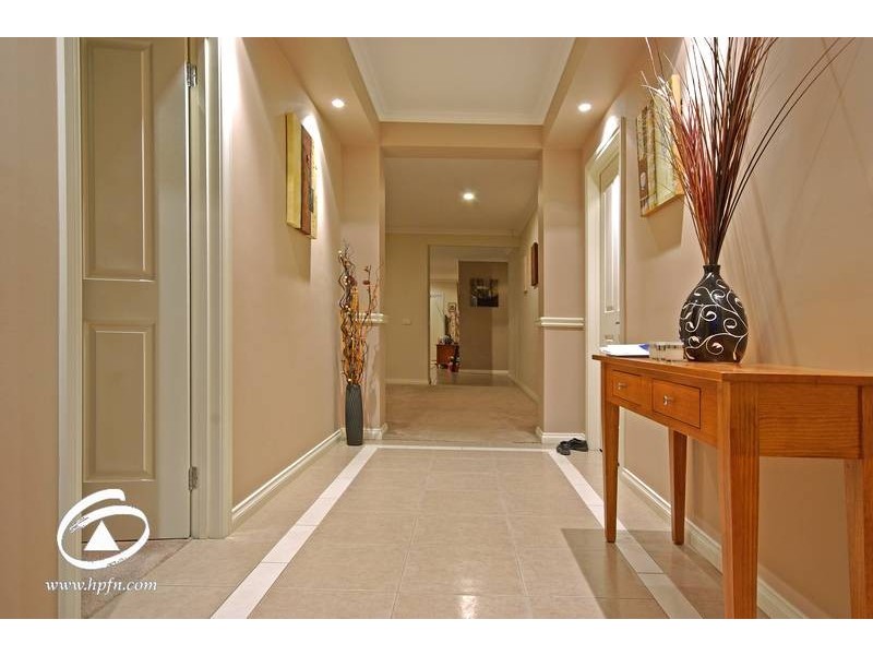 77 Elliott Parade, Lynbrook VIC 3975