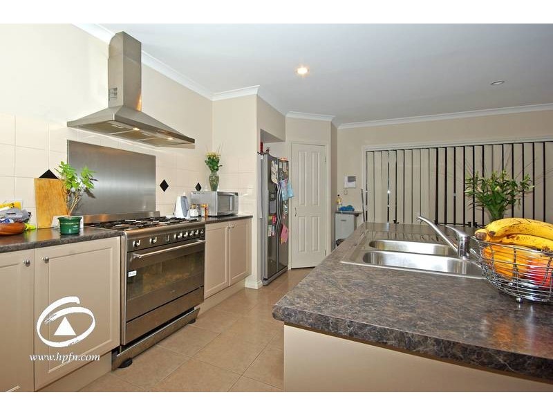 77 Elliott Parade, Lynbrook VIC 3975