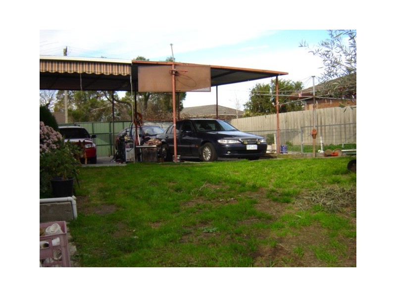 74 Pound Road, Hampton Park VIC 3976