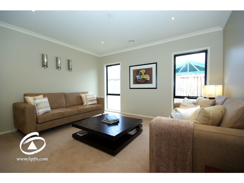 40 Carboni Crescent, Lynbrook VIC 3975