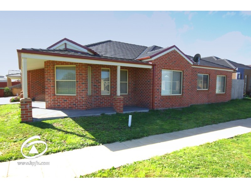6 Henning Avenue, Lynbrook VIC 3975
