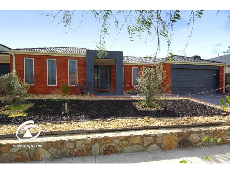 14 Hanrahan Wynd, Lynbrook VIC 3975