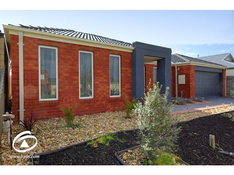 14 Hanrahan Wynd, Lynbrook VIC 3975