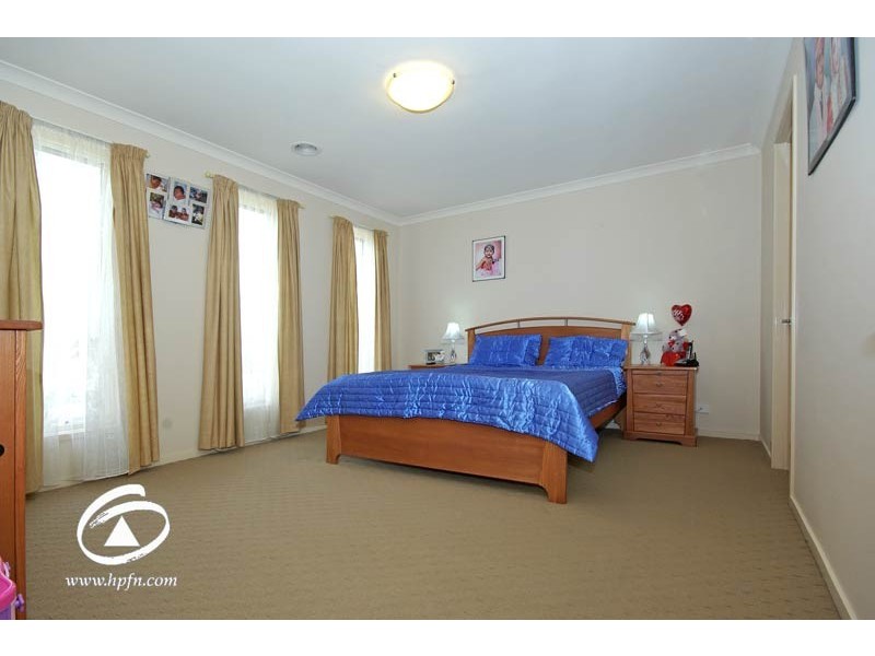 14 Hanrahan Wynd, Lynbrook VIC 3975