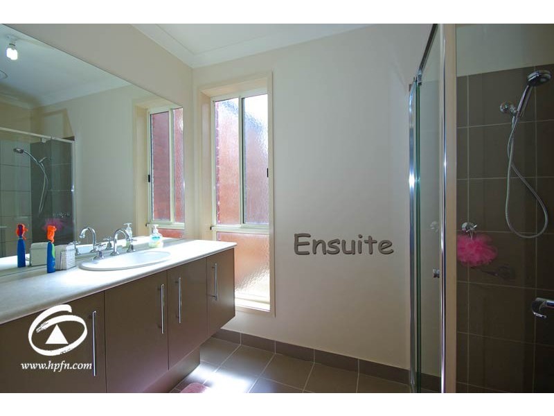 14 Hanrahan Wynd, Lynbrook VIC 3975