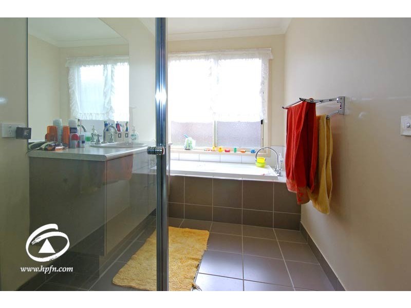 14 Hanrahan Wynd, Lynbrook VIC 3975