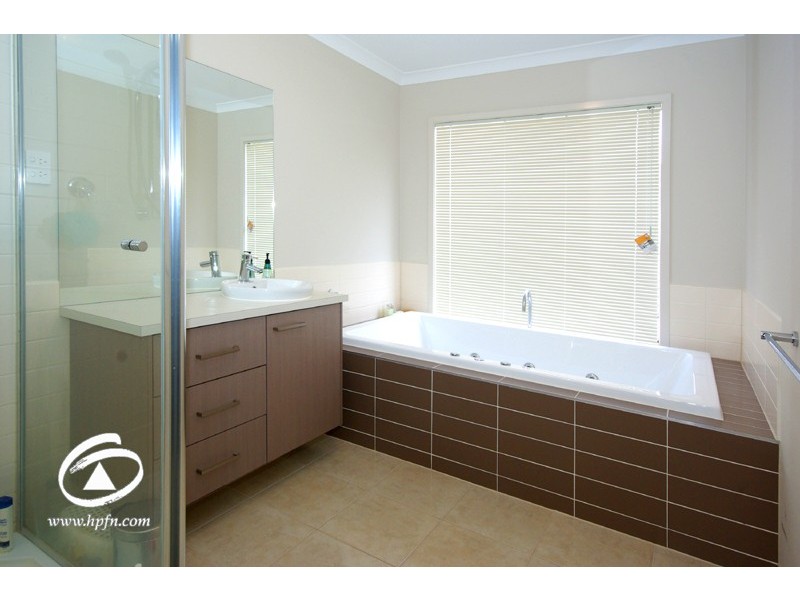 11 Carabeen Way, Lyndhurst VIC 3975