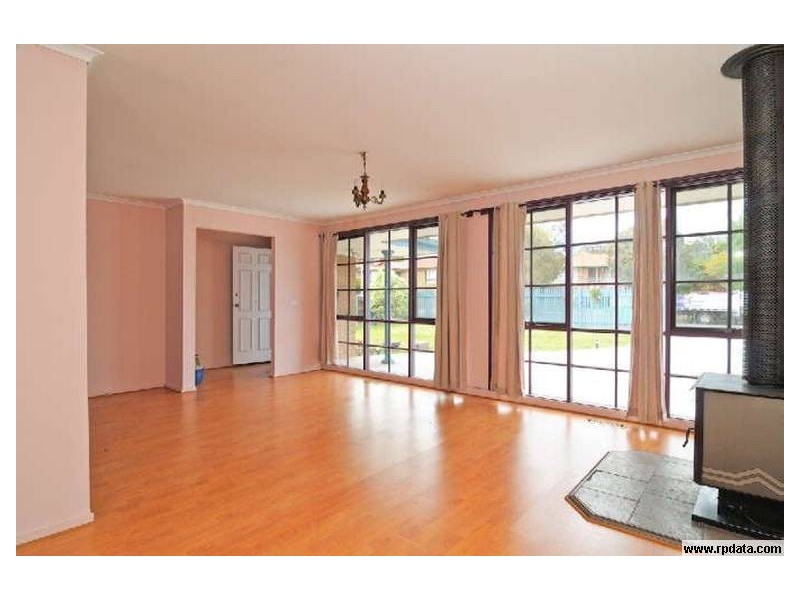 17 Willow Drive, Hampton Park VIC 3976