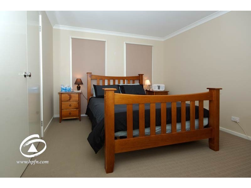 16 Hanrahan Wynd, Lynbrook VIC 3975