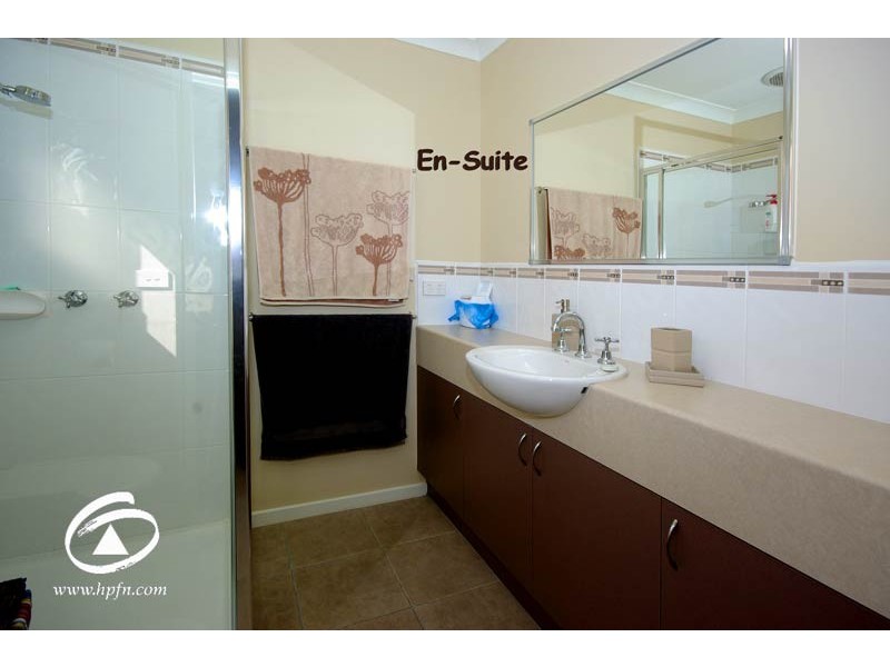 16 Hanrahan Wynd, Lynbrook VIC 3975