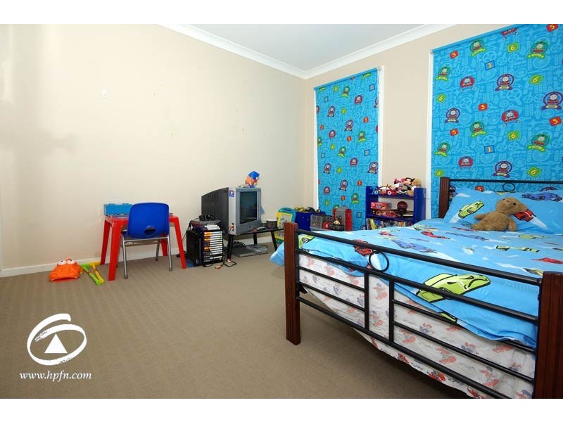 16 Hanrahan Wynd, Lynbrook VIC 3975