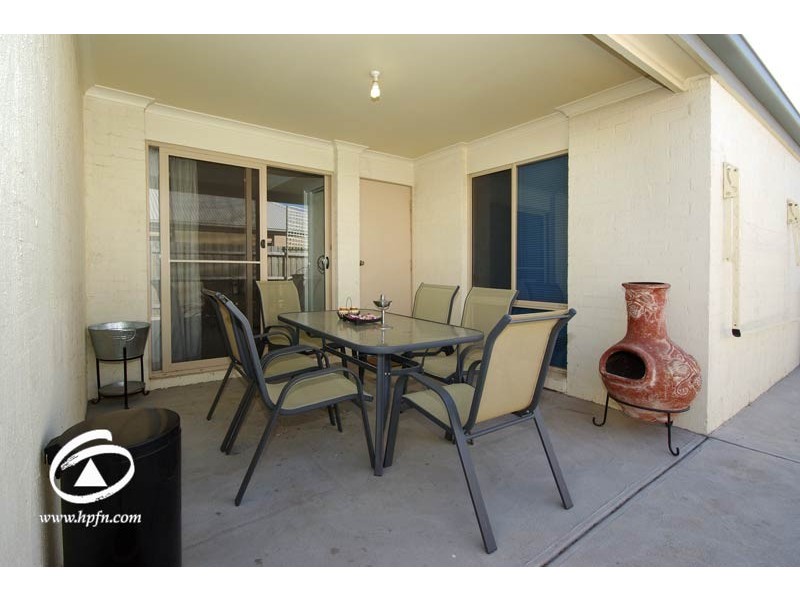 16 Hanrahan Wynd, Lynbrook VIC 3975