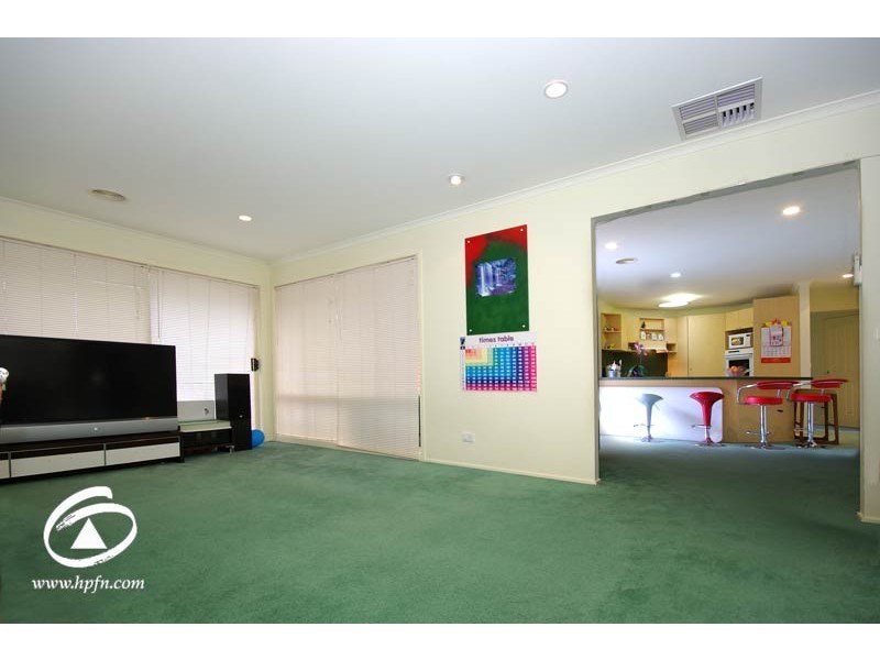 8 Buckley Way, Lynbrook VIC 3975