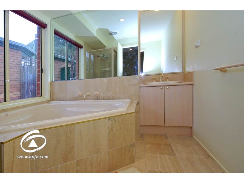 8 Buckley Way, Lynbrook VIC 3975