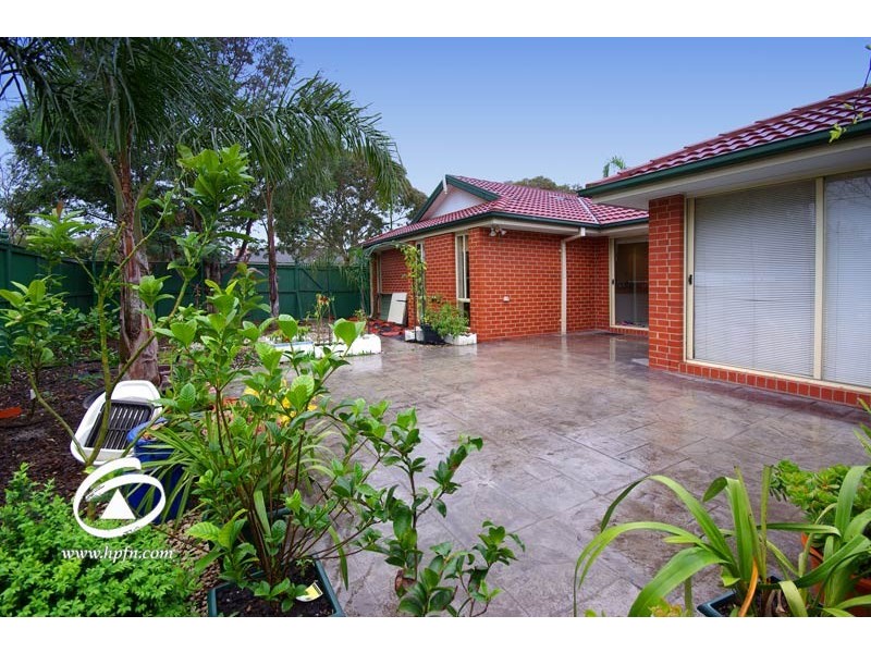 8 Buckley Way, Lynbrook VIC 3975