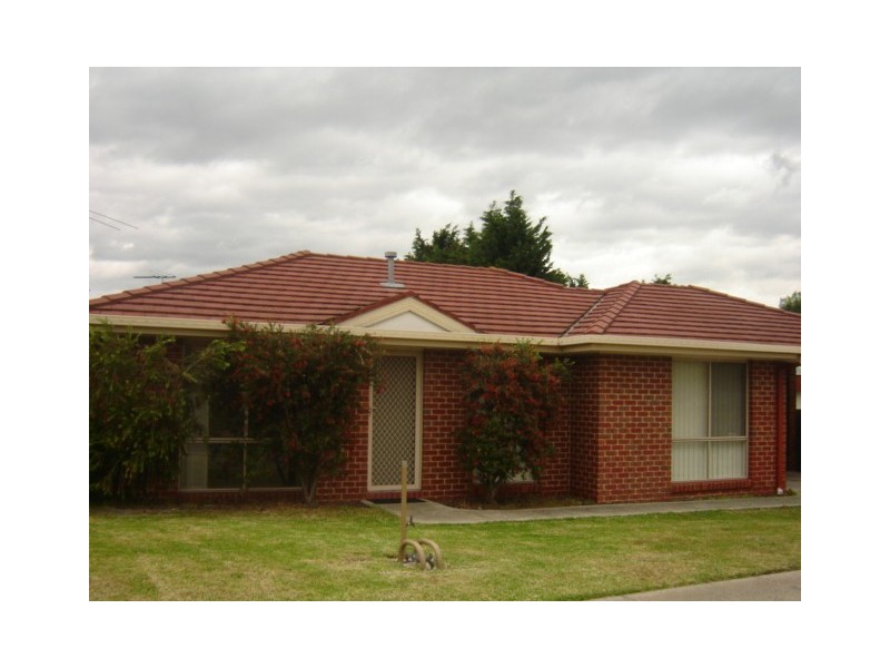 6 Amber Drive, Hampton Park VIC 3976