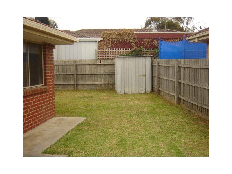 6 Amber Drive, Hampton Park VIC 3976