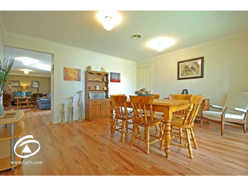 23 Dutton Close, Lynbrook VIC 3975